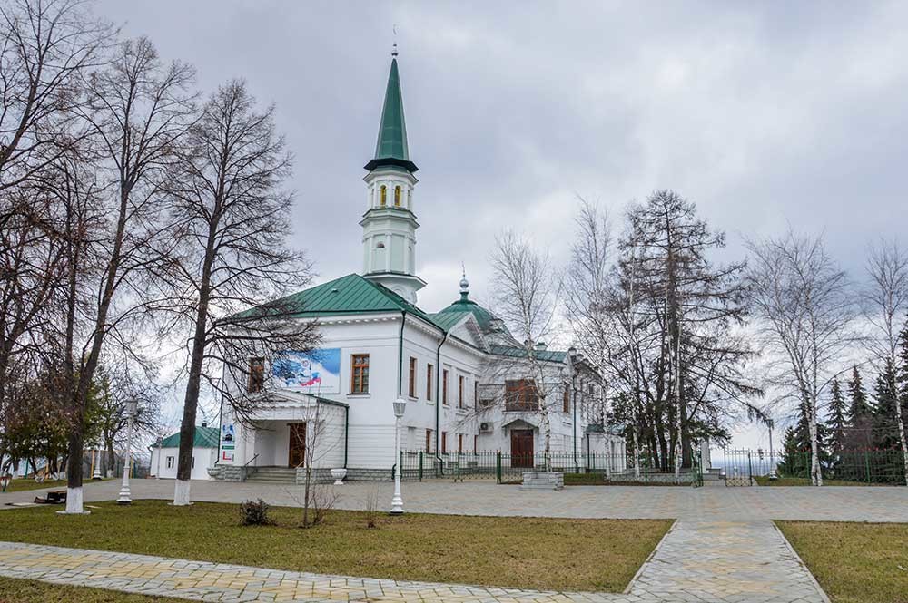 Мечеть на тукаева. Мечеть на Тукаева в Уфе. Мечеть на Тукаева в Уфе мулла. Мунира (мечеть, Уфа). Мечеть ар Рахим Уфа.