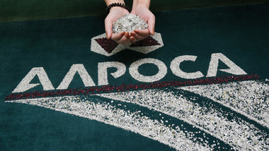 Руската компанија „Алроса“ почна да продава дијаманти на странски купувачи за рубли