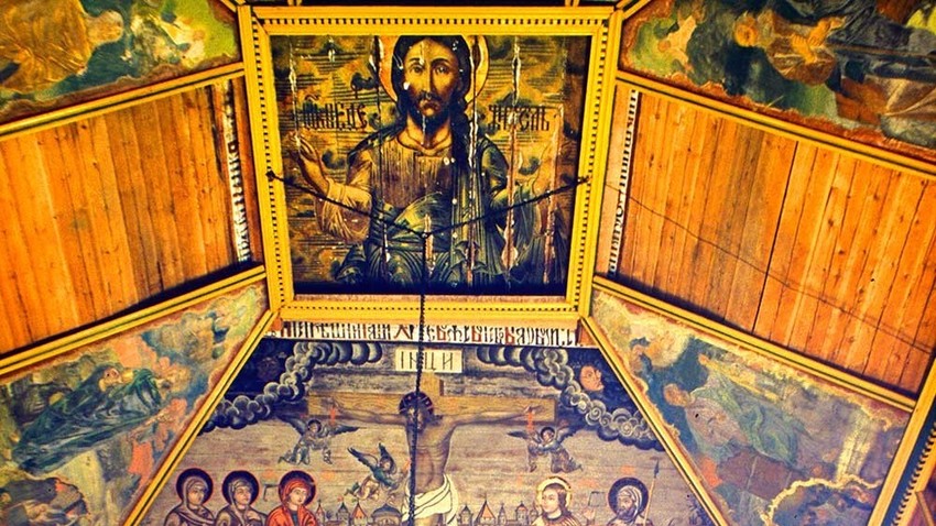聖イリヤ聖堂、内装。キリストの天井画。1999年7月23日。