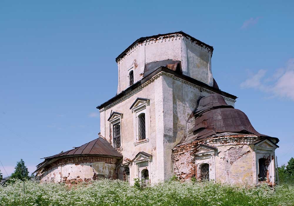 Die Ruinen der Kirche der Fürbitte der heiligen Gottesmutter, 2010