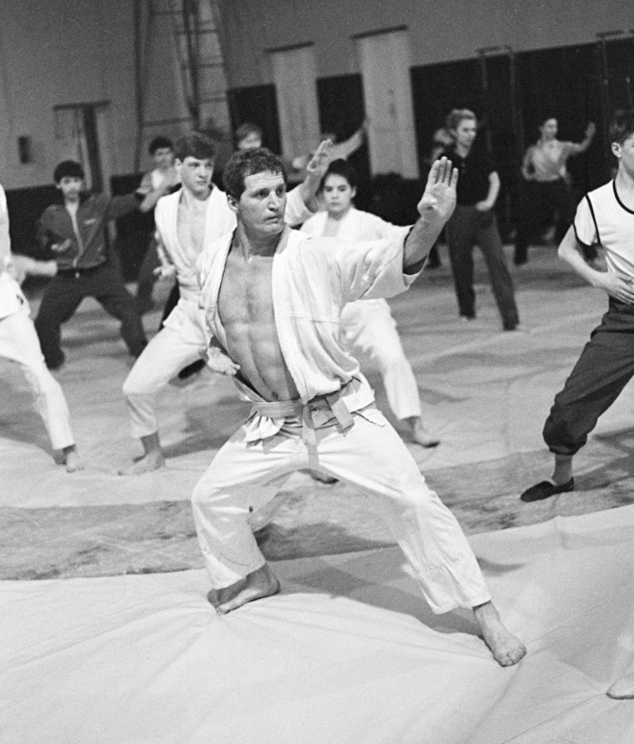 Zlata Leta Sovjetskega Karateja Ali Zakaj Ga Je Kremelj Prepovedal 