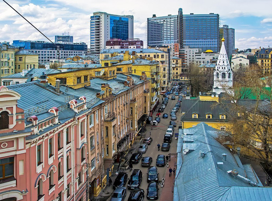 Spasopeskovskaya Square district