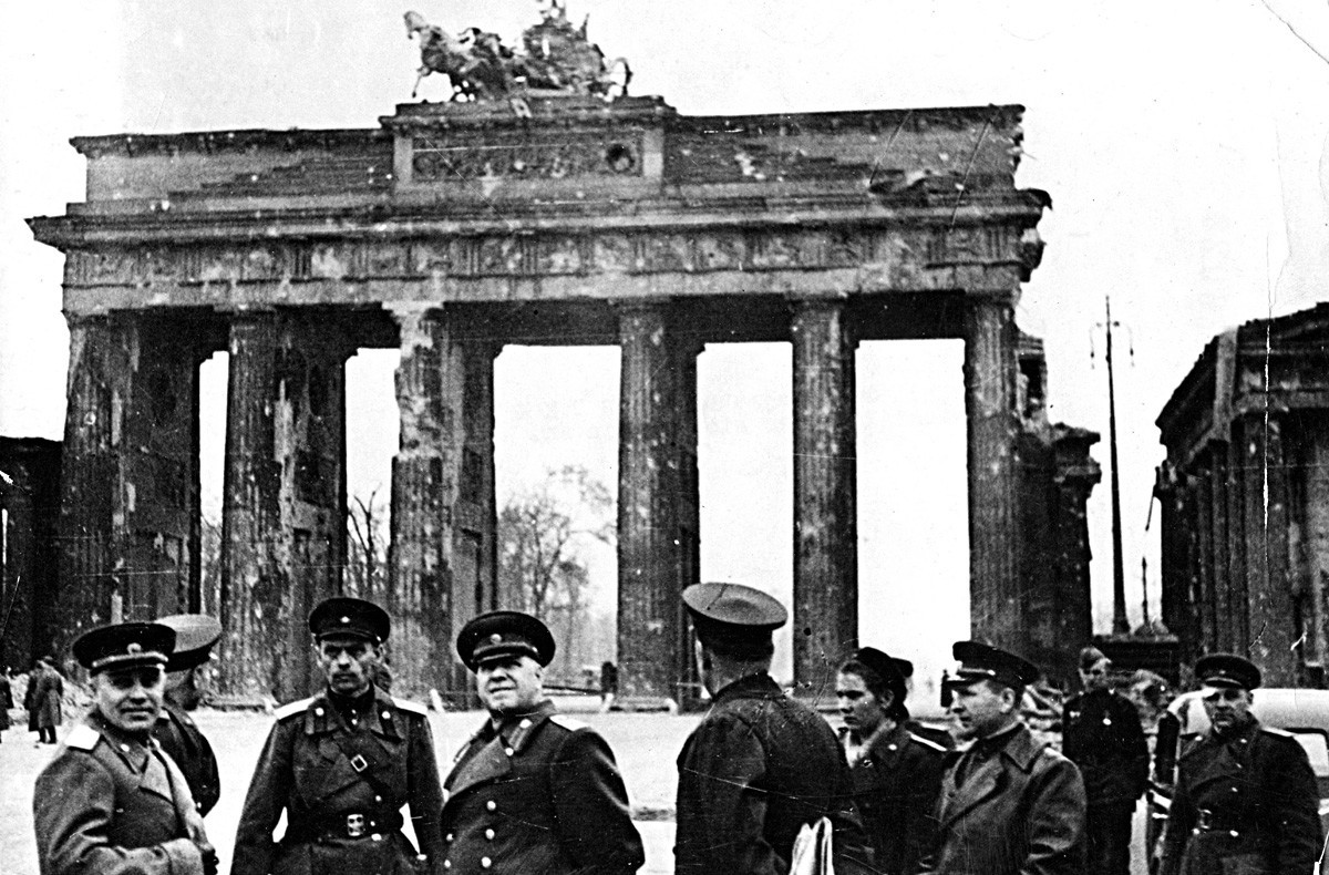 Konec bitke za Berlin. Brandenburška vrata, 1945
