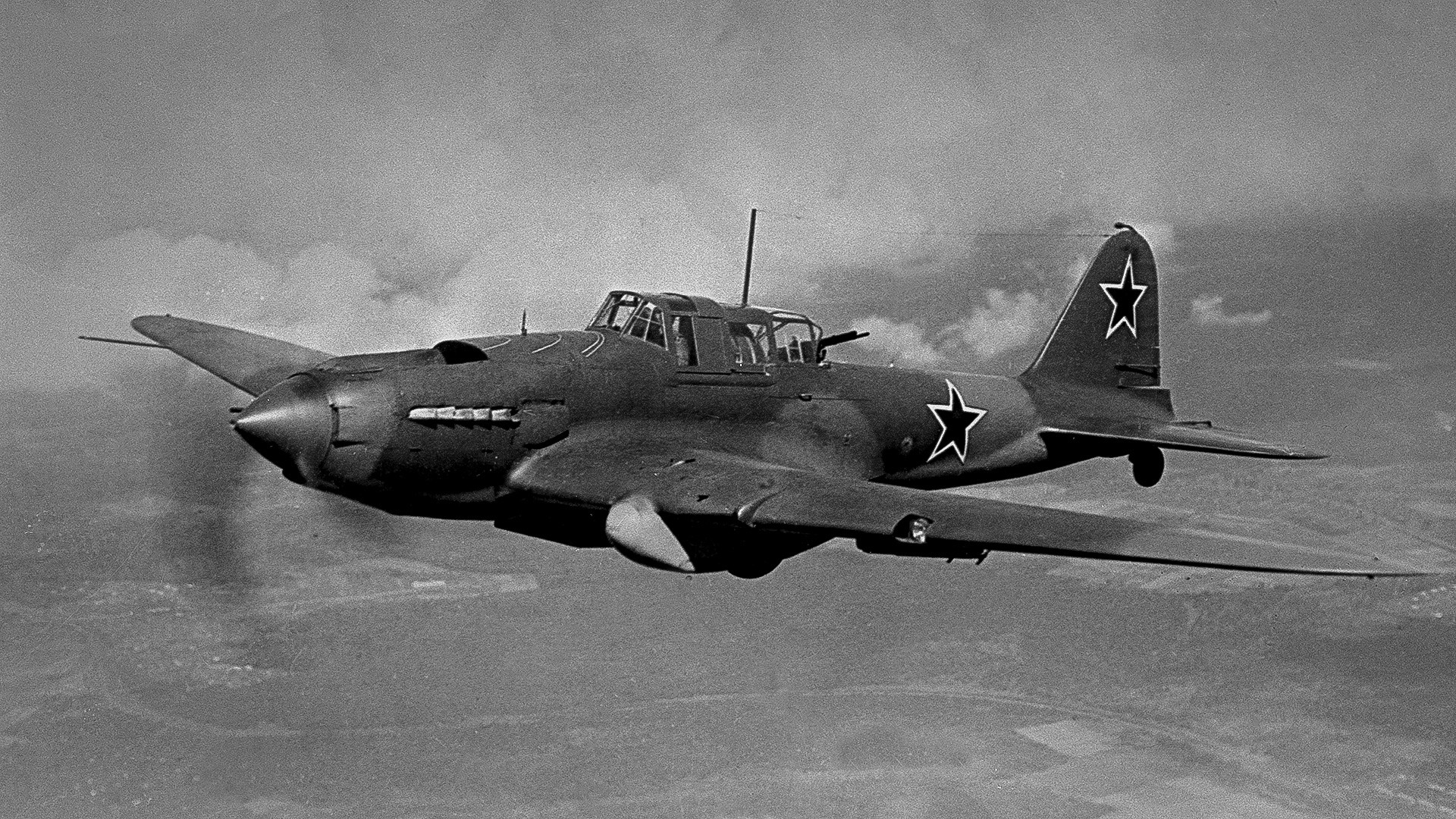 1941-1945年、大祖国戦争。対地攻撃機Il-2。