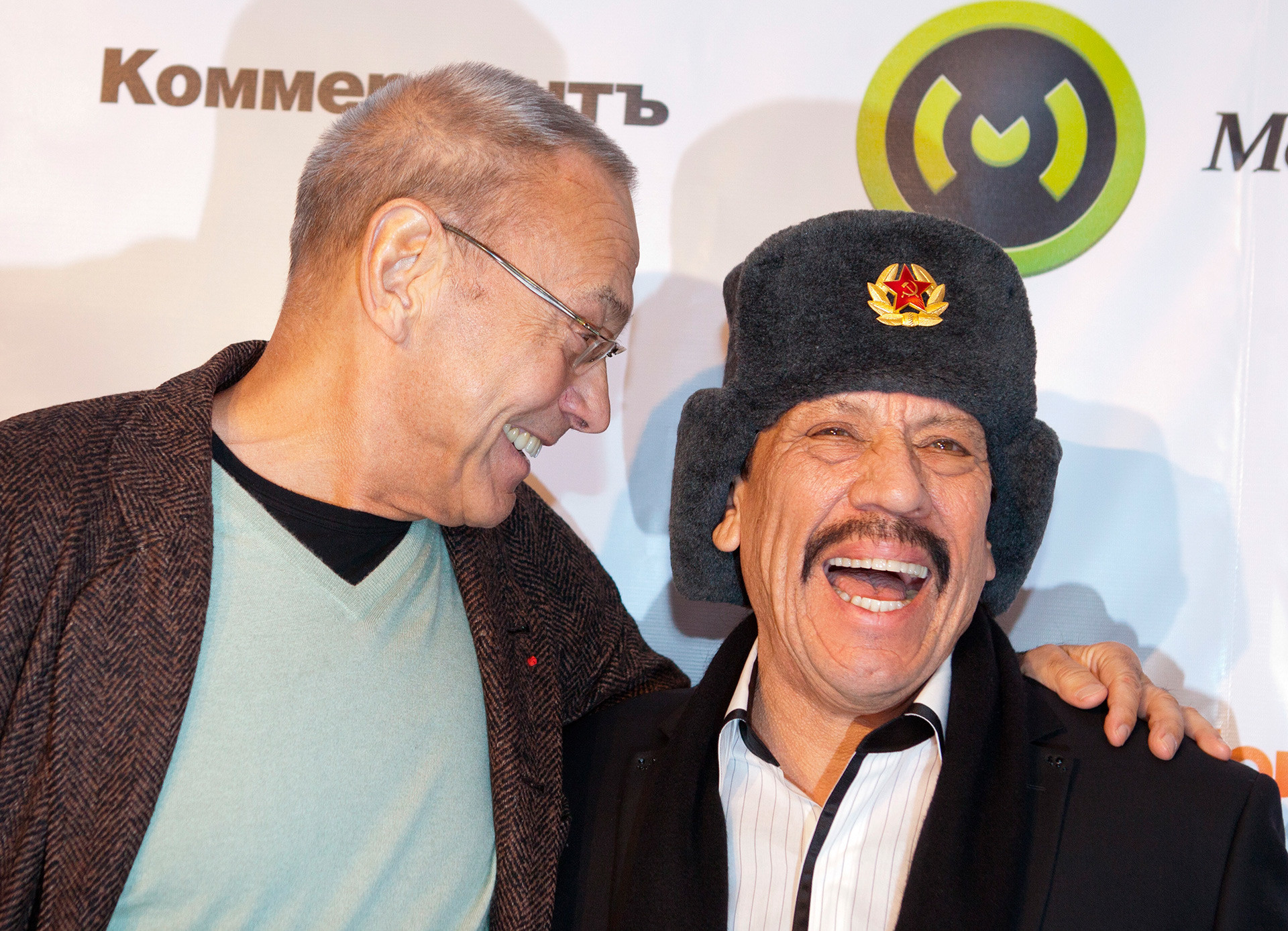 Andrei Konchalovsky (kiri) dan Danny Trejo (kanan).
