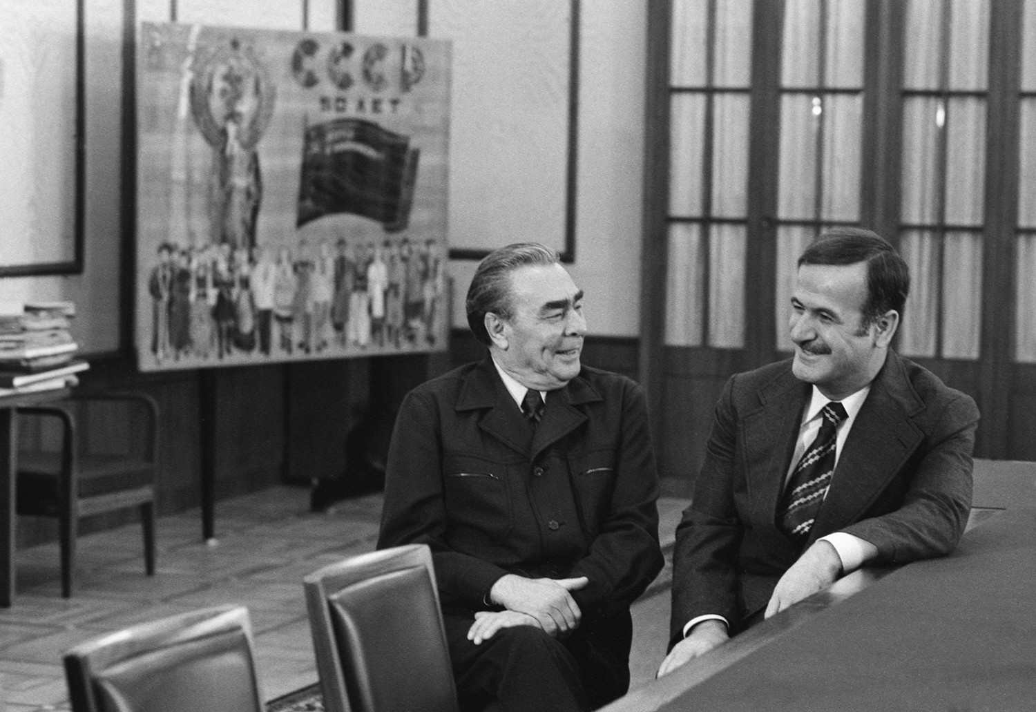 Leonid Brezhnev meets with Syria's Hafez al-Assad, 1974. 