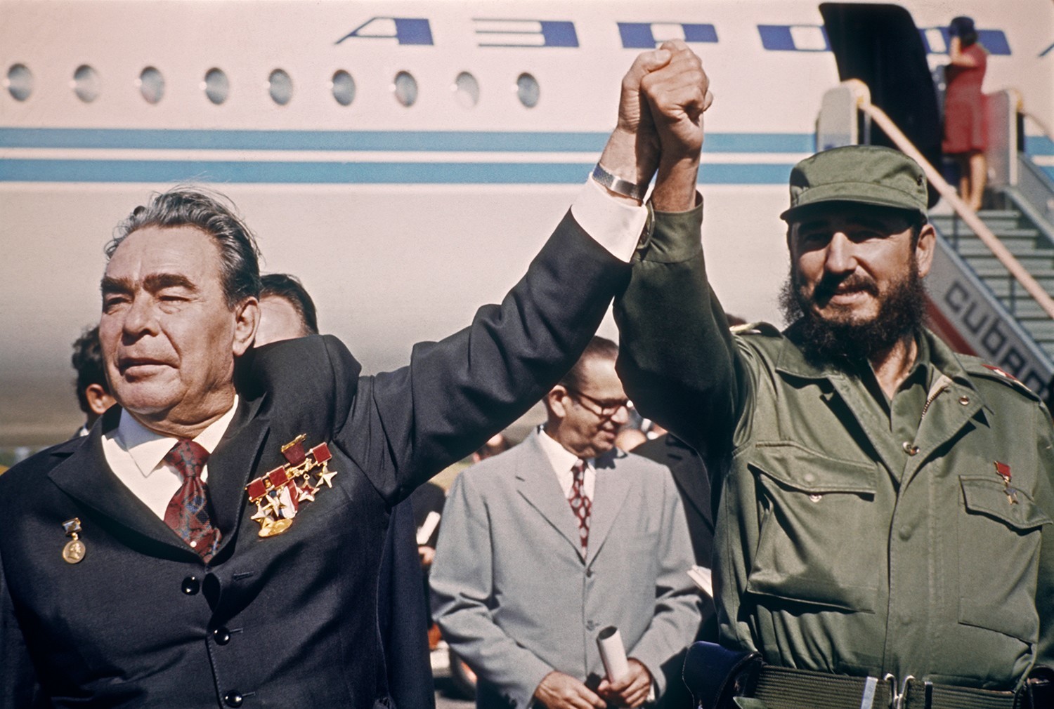 Fidel Castro se poslavlja od Leonida Brežnjeva po njegovem obisku na Kubi, 1974.