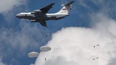 Руските падобранци во Египет ќе покажат како се врши десант без падобран