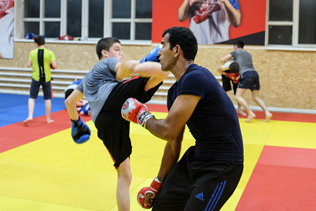 O treino logo fica violento.