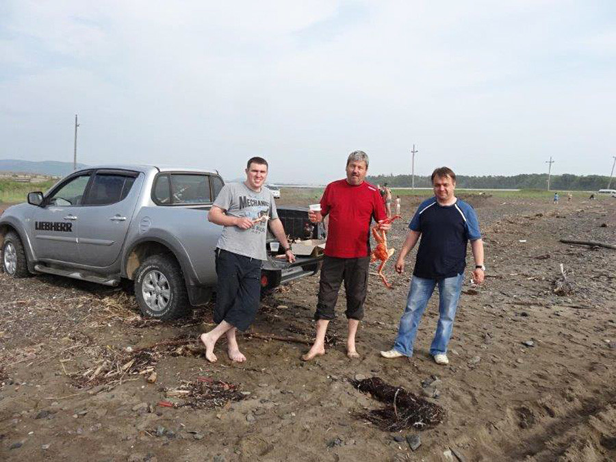 With friends on the Sakhalin beach