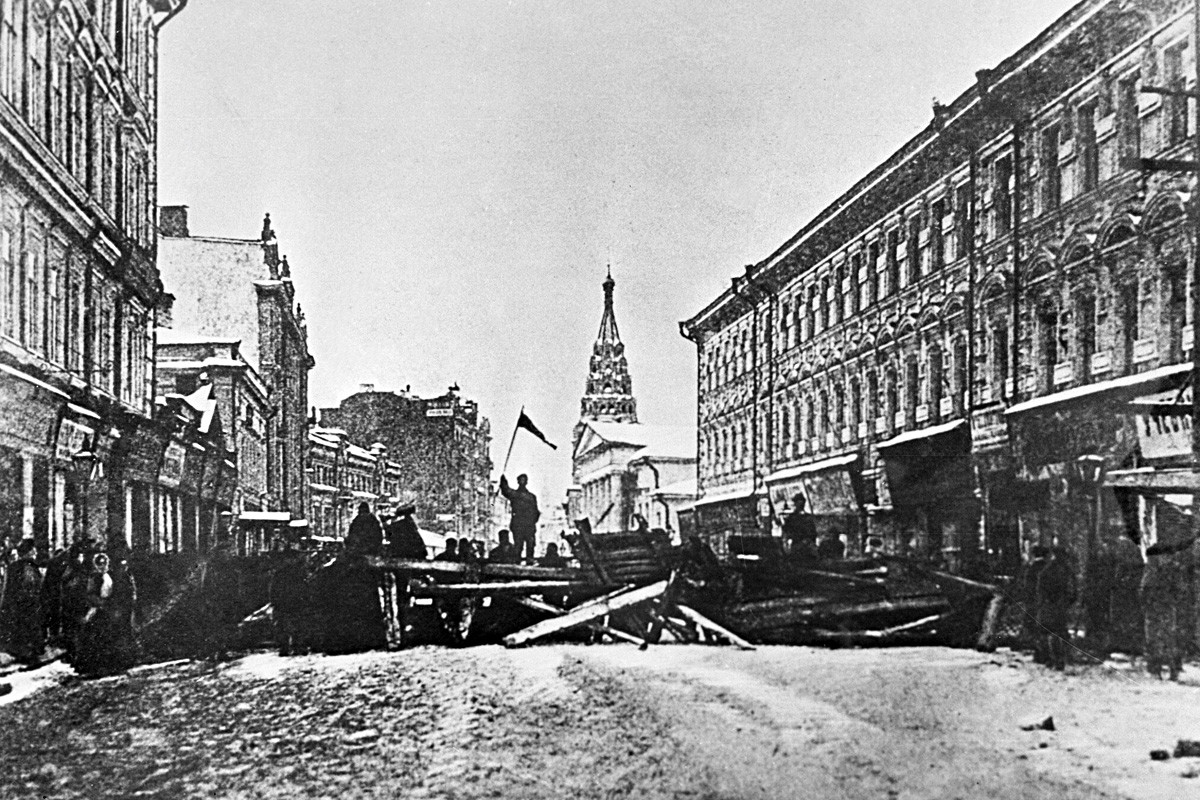 Barricades in the center of Moscow, 1905.
