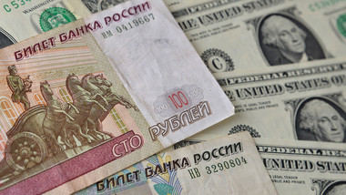 Русија ги собира првите плодови на ослободувањето од зависноста од доларот