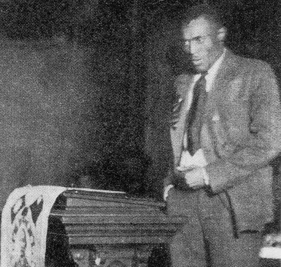 Fort-Whiteman berbicara pada sesi pembukaan konvensi pendirian Kongres Buruh Negro Amerika.
