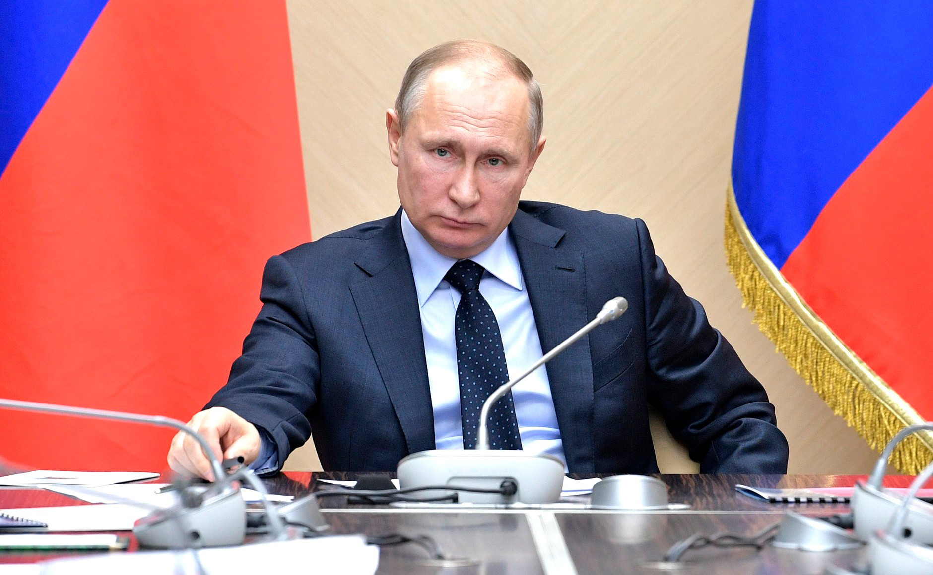 Putin cenderung berpihak pada Zapashny.