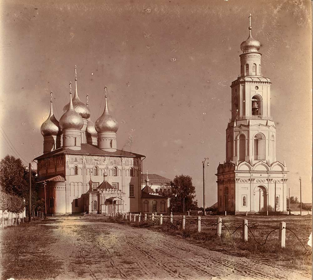 Cathedral of the Dormition, north view. Right: Cathedral bell tower. Summer 1910.
