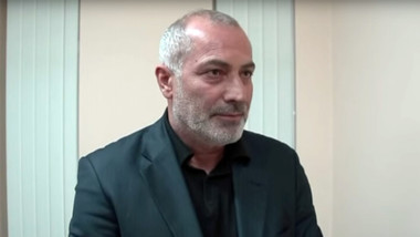 Виталиј Калоев, кој го изгуби семејството во авионска несреќа, во 62 година повторно стана татко 