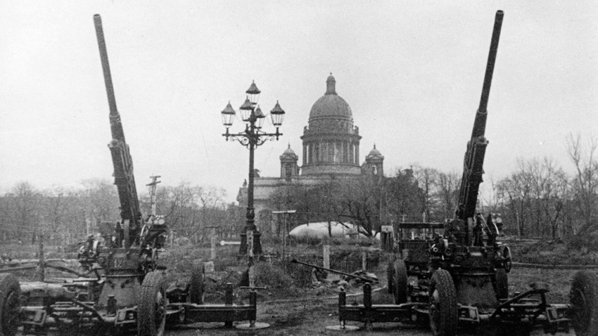 Katedrala sv. Izaka v Leningradu med drugo svetovno vojno