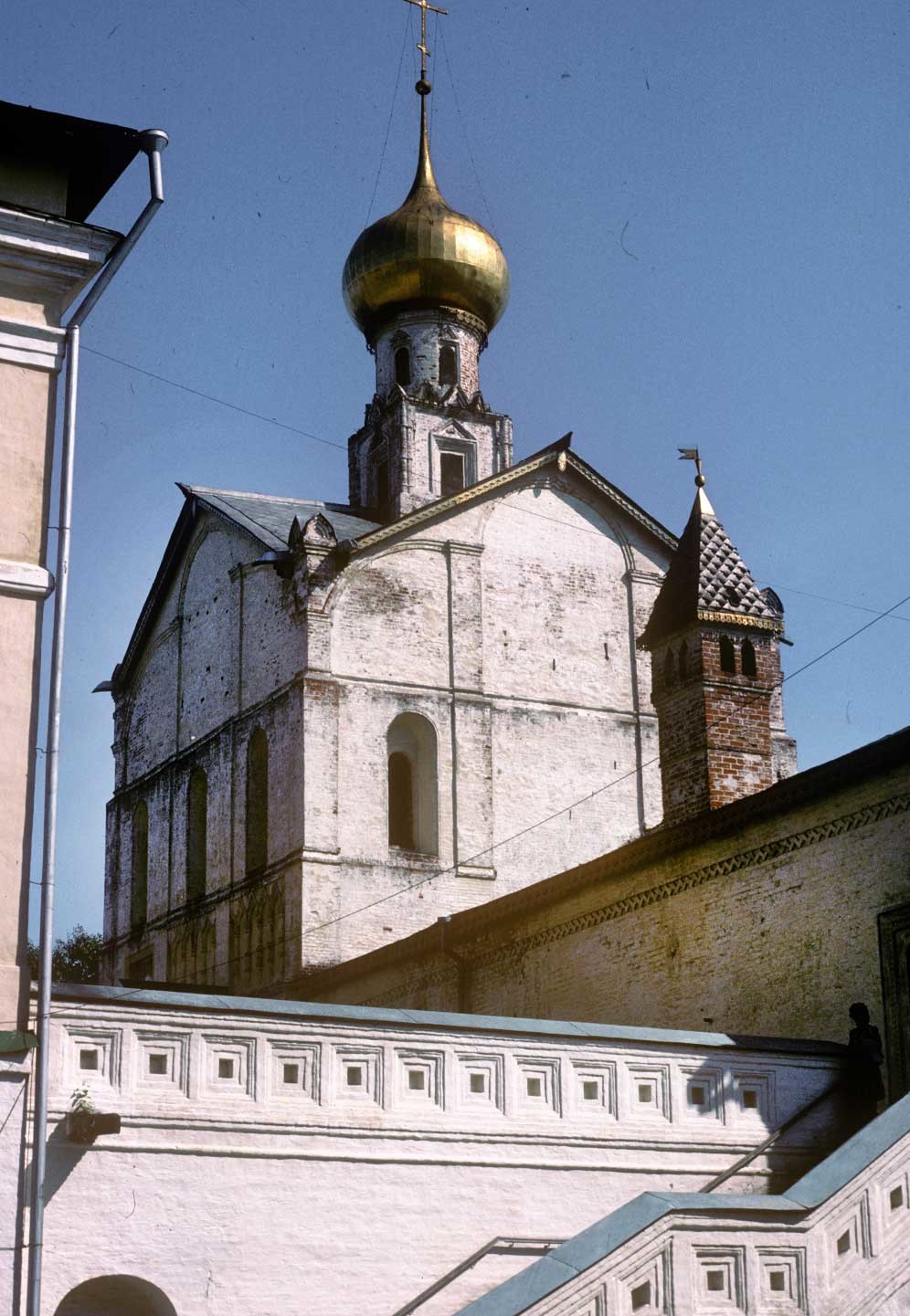 Court of the Metropolitan. Church of the Savior 