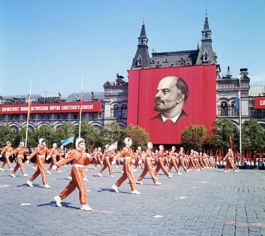 Пионеры ссср на красной площади