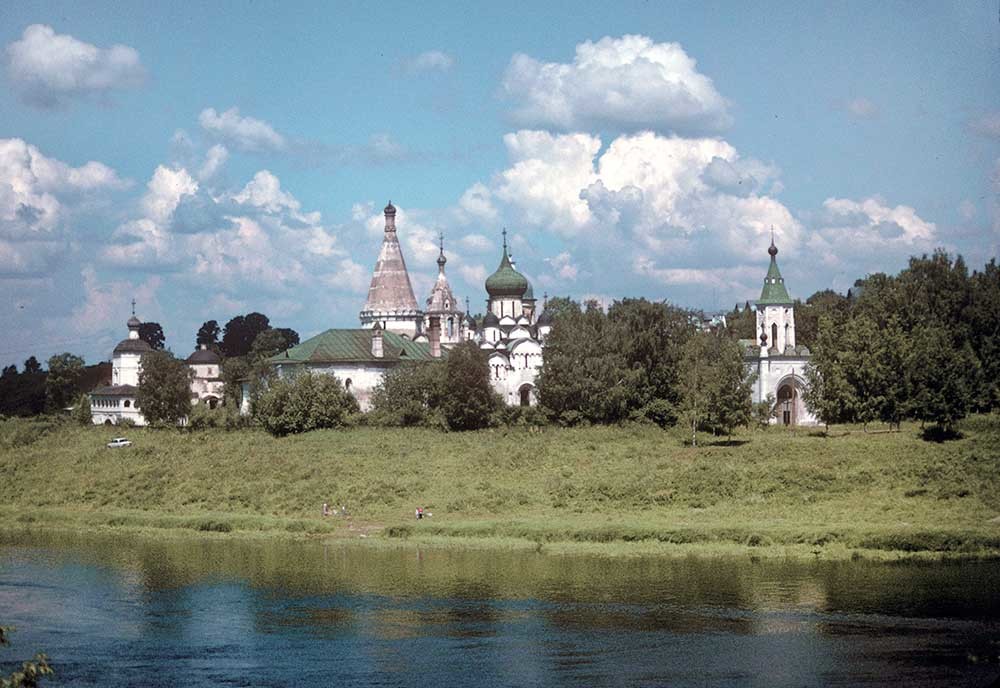 Dormition Monastery, southwest view with Volga River. From left: Church of St. John the Divine; Church of Resurrection (beyond monastery) refectory & Church of the Presentation; bell tower; Dormition Cathedral; Holy Gate at south wall. July 21, 1997.