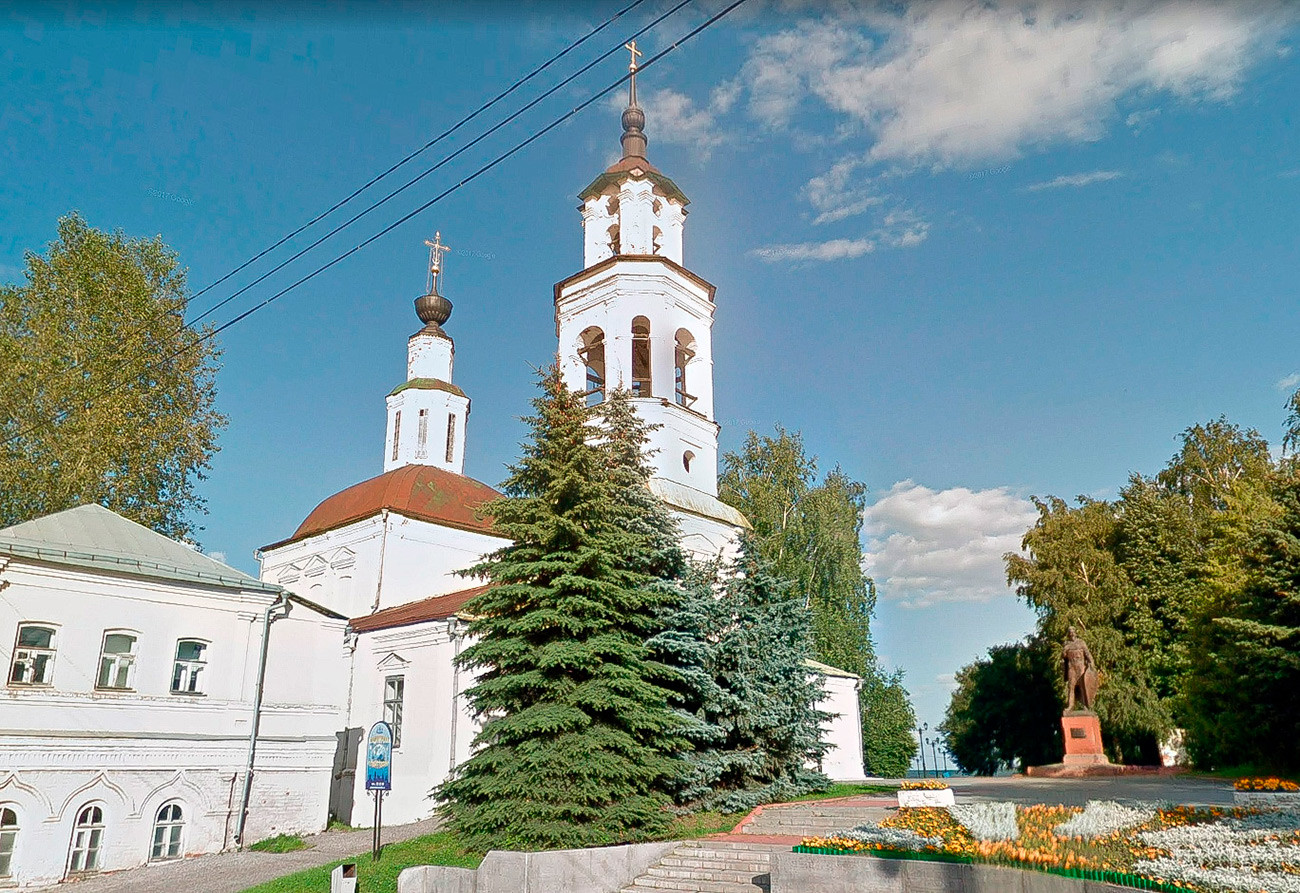 ウラジーミル市のニコロ・クレムリョーフスカヤ教会