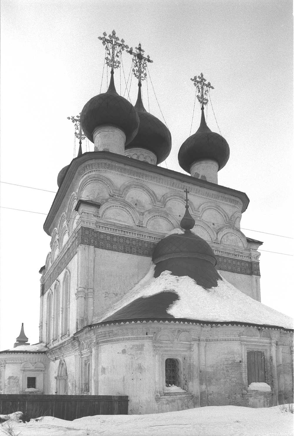 Chiesa del Salvatore misericordioso, vista sud-est. 3 marzo 1998