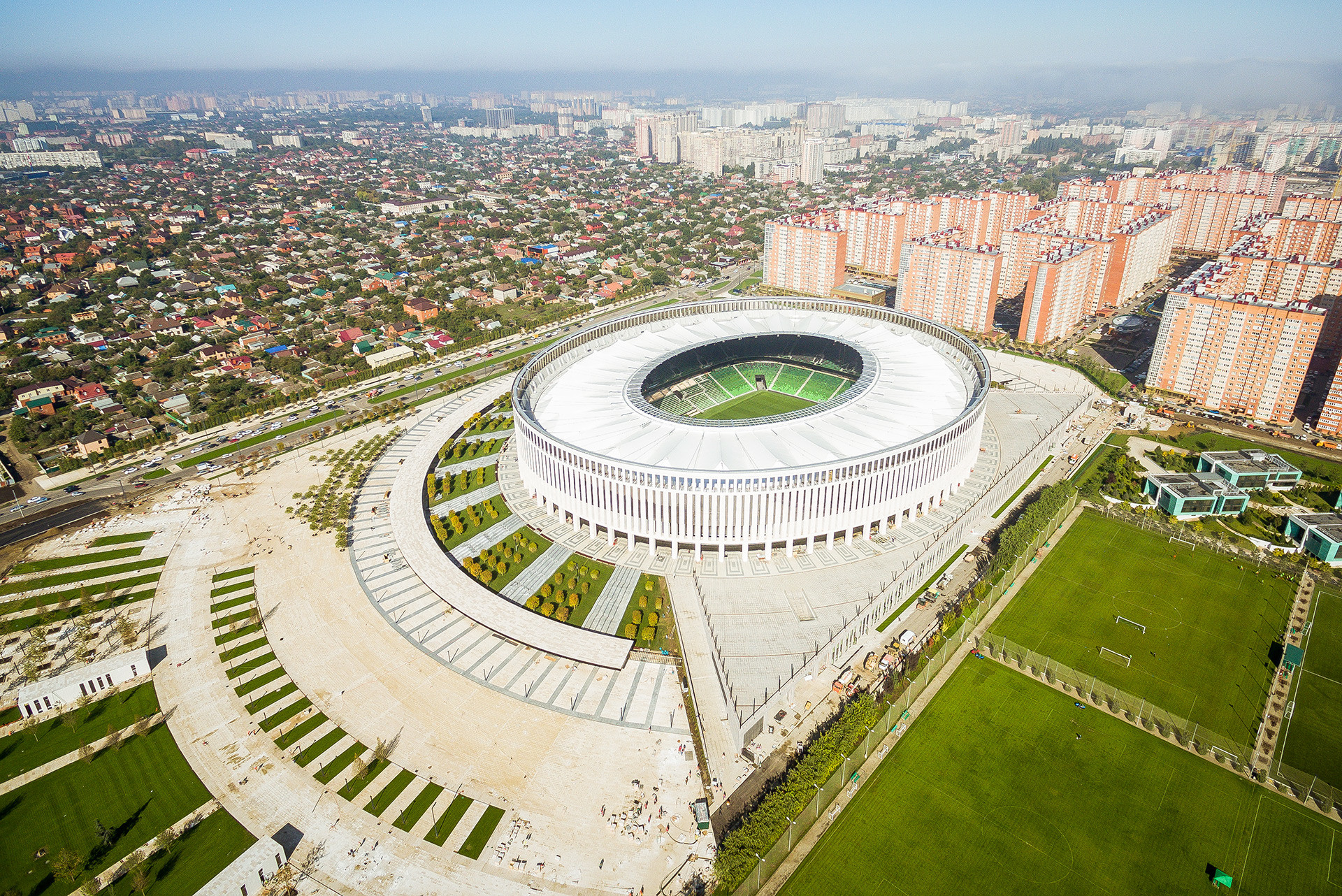 Вид на новый стадион в Краснодаре
