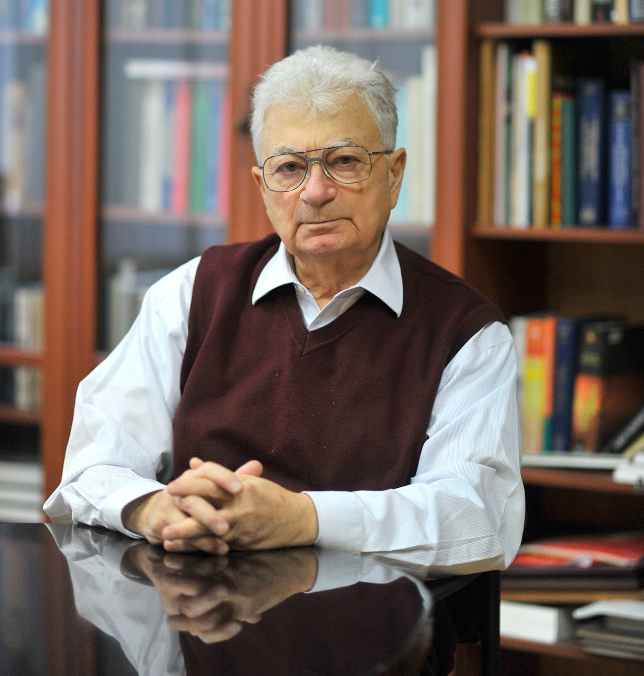 Юрий Оганесян, академик, научен ръководител на лабораторията за ядрени реакции 
