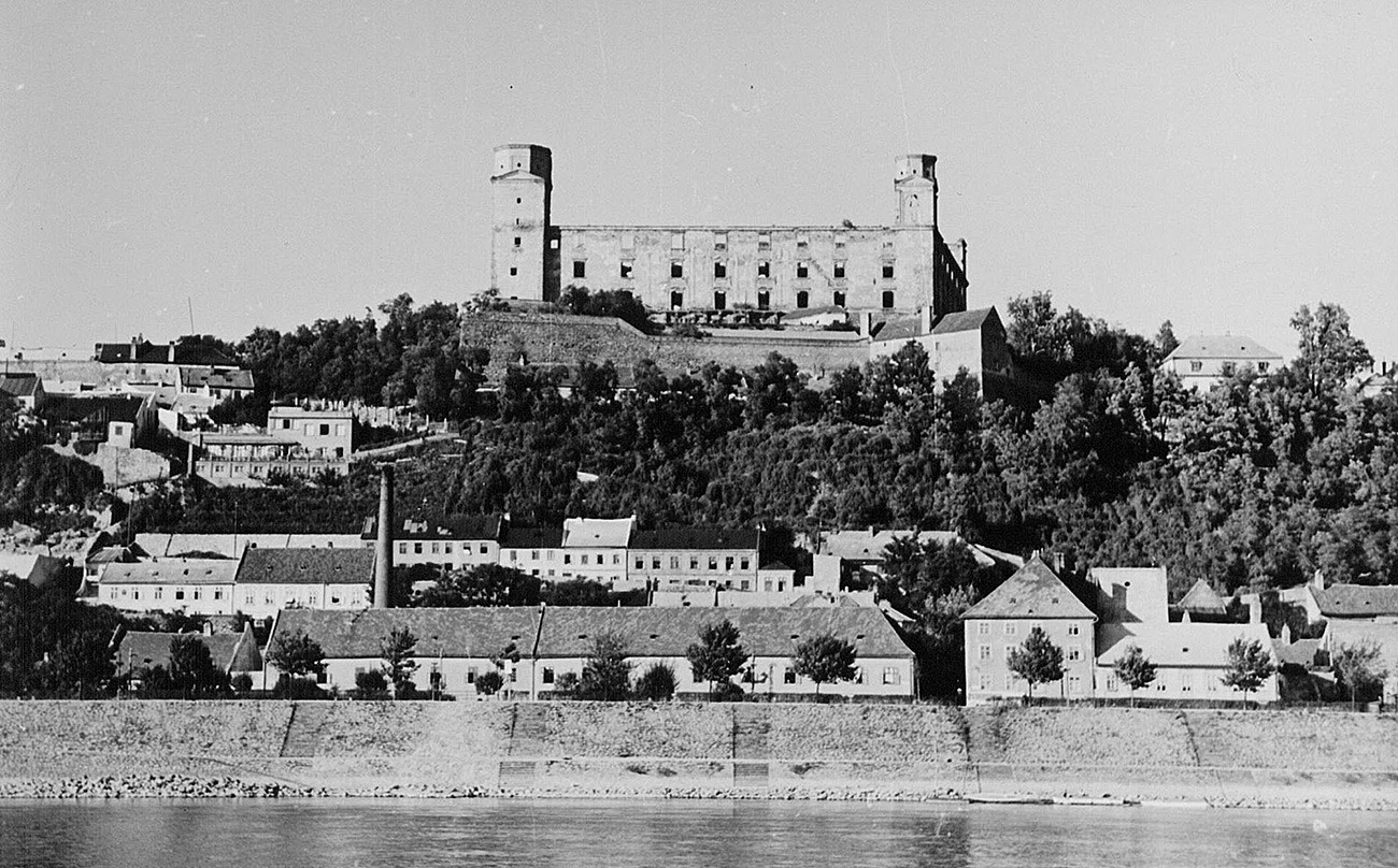 Bratislavski grad, 1945