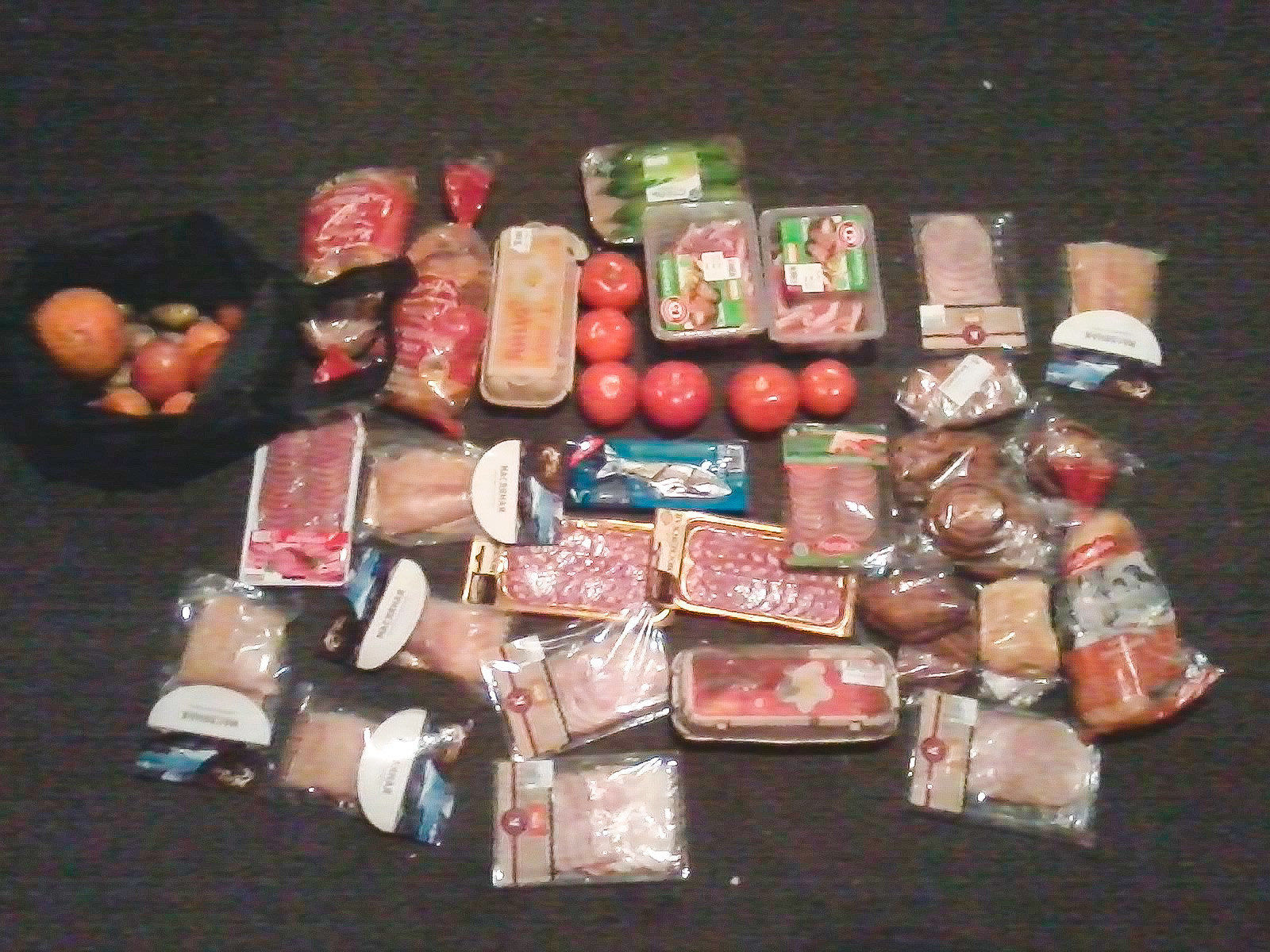 Намирнице које је пронашао један фриган из Русије. 
