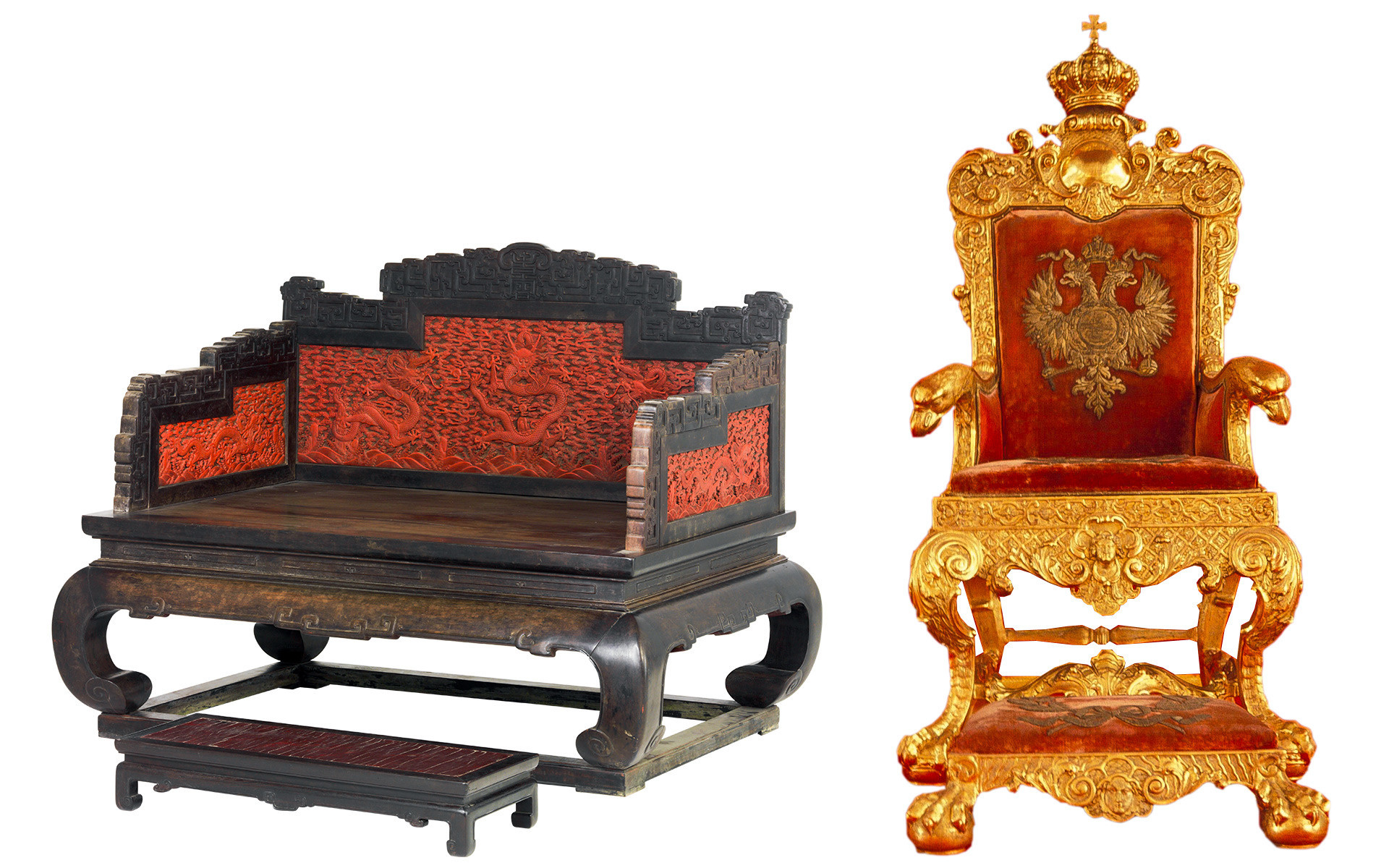 À esquerda, o trono do imperador da era Quing (1644-1912). À direita, o trono de Pável 1° da Rússia.