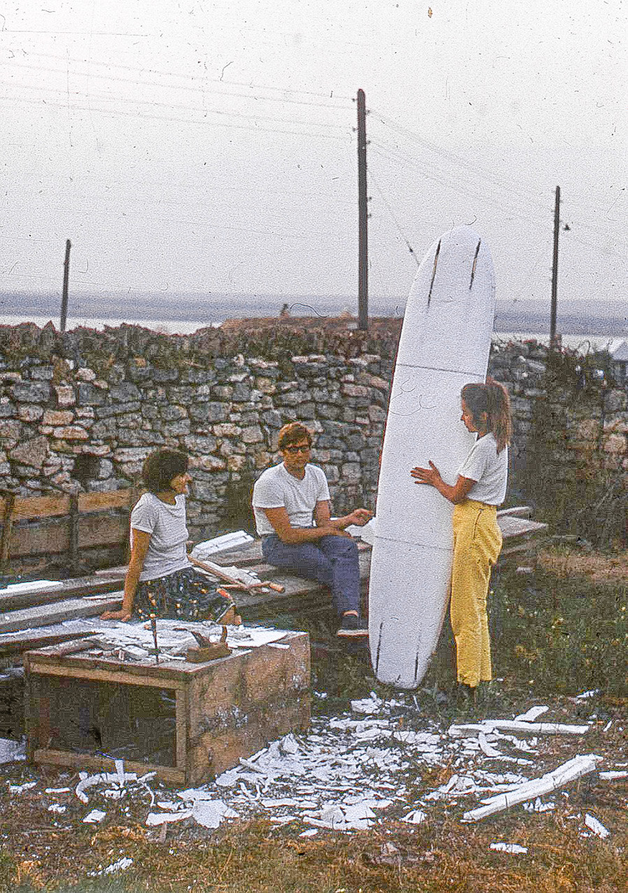 Nikolai's friends (Vladimir Prozorovsky and girlfriends Nadya and Nina) are waiting for the swell. Cape Tarkhankut, Crimea (1966)