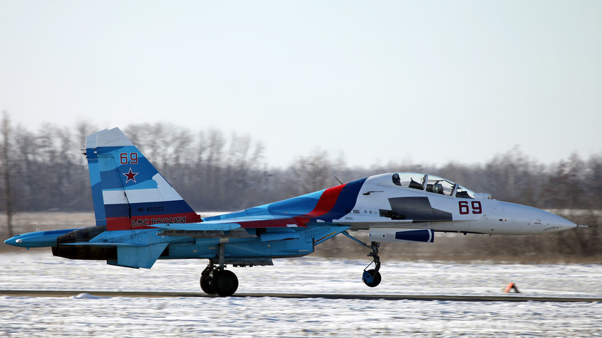 Caza Su-30.