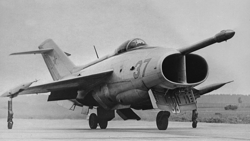 Jak-36

