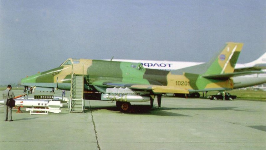 Il-102.