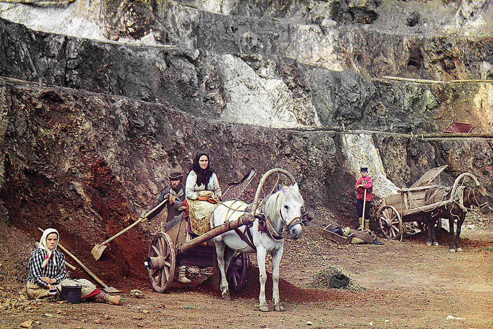 Trabalho na mina de Bakalski, nos Urais. 1910