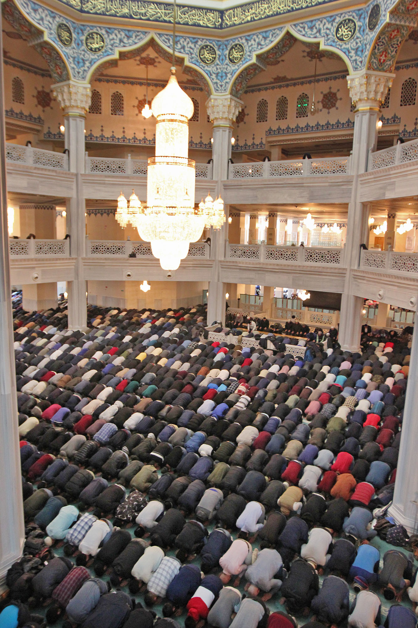 Suasana pelaksanaan shalat Jumat, (5/4).