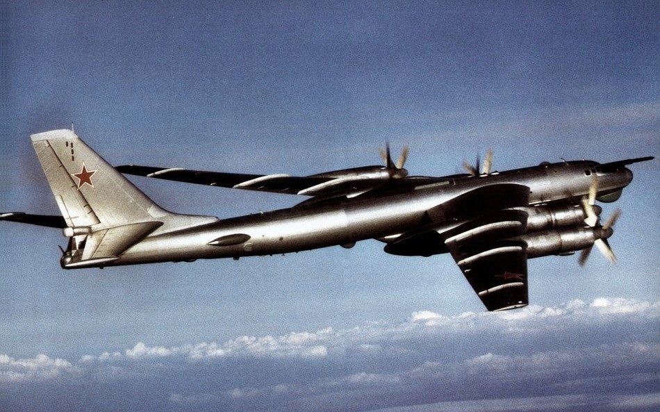 Cuando los Tu-95 de la URSS espiaron a los buques de la Armada británica en  Malvinas - Russia Beyond ES