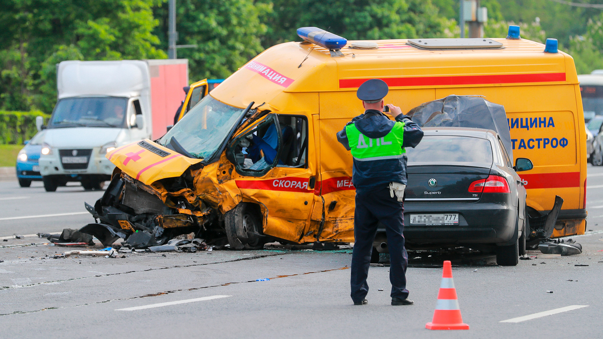 5 мая 2018 года. Автомобильные аварии и катастрофы. Кутузовский авария скорая.