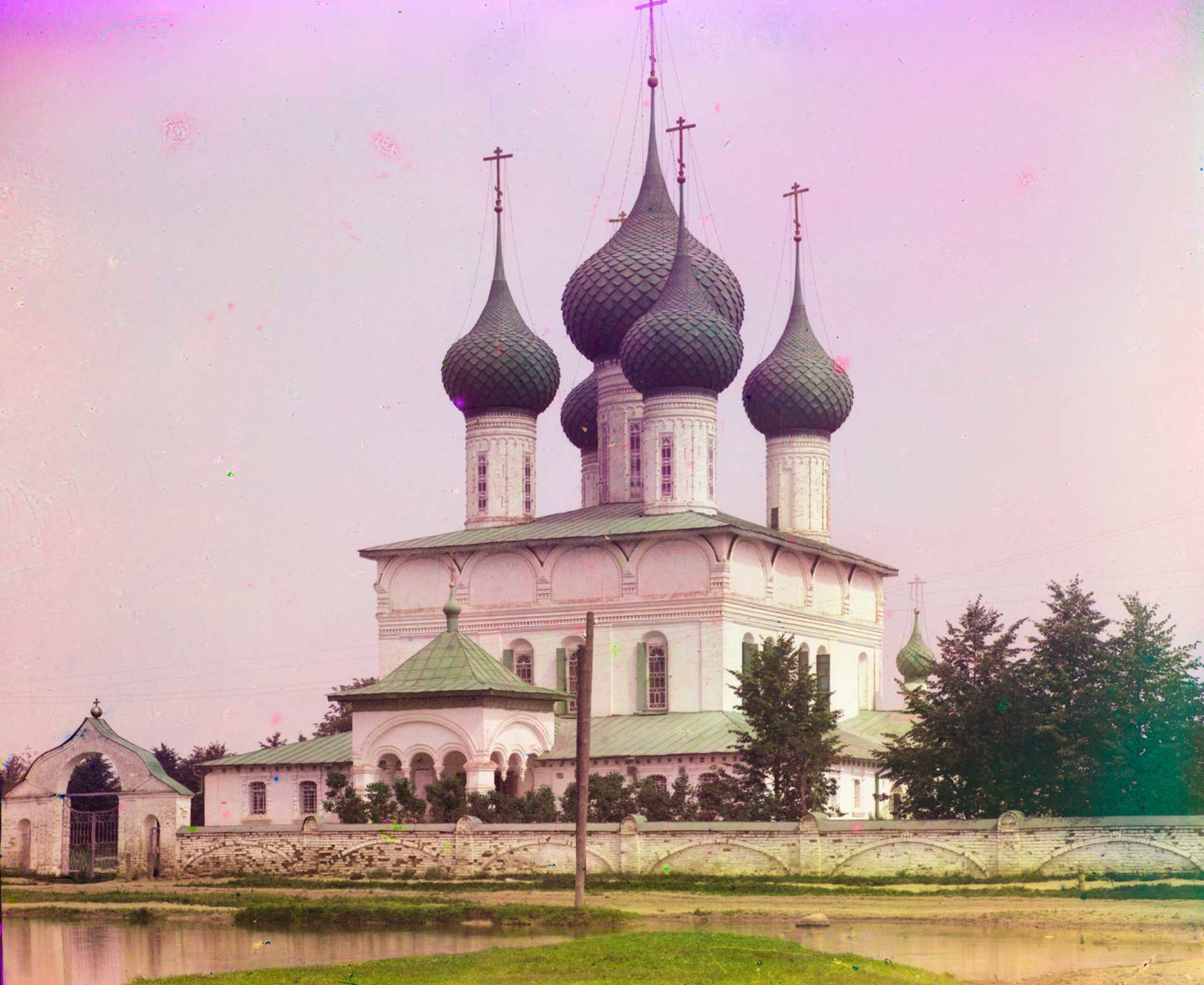 Yaroslavl. Church of the Feodorovskaya Icon of the Virgin. Southwest view. Summer 1911.