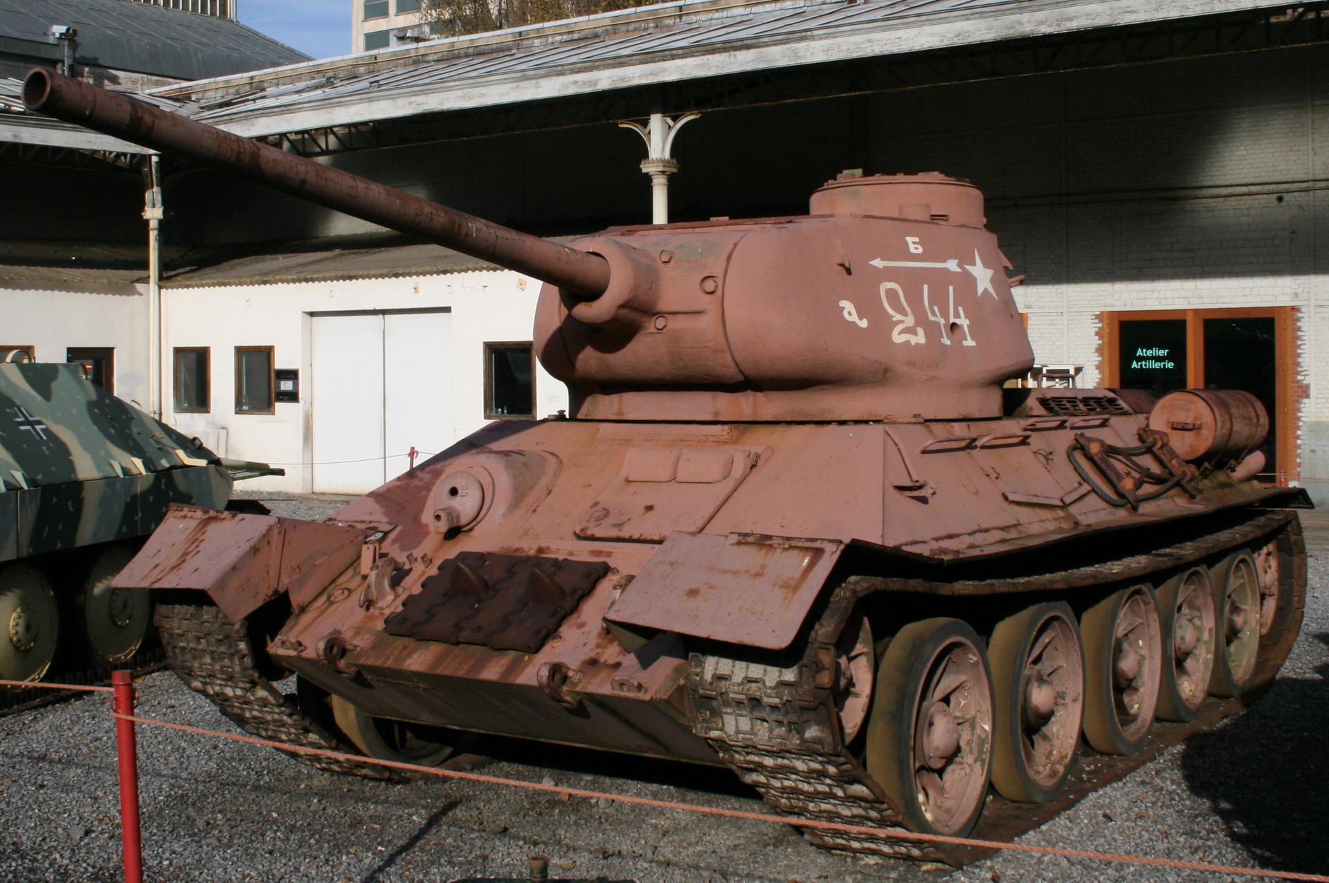 T-34 en el Museo Real de las Fuerzas Armadas y de la Historia Militar de Bruselas.