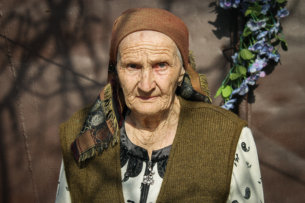 Бабушка сен. Греческая бабушка. Облик старухи. Внешний вид бабки. Грузинская бабушка.
