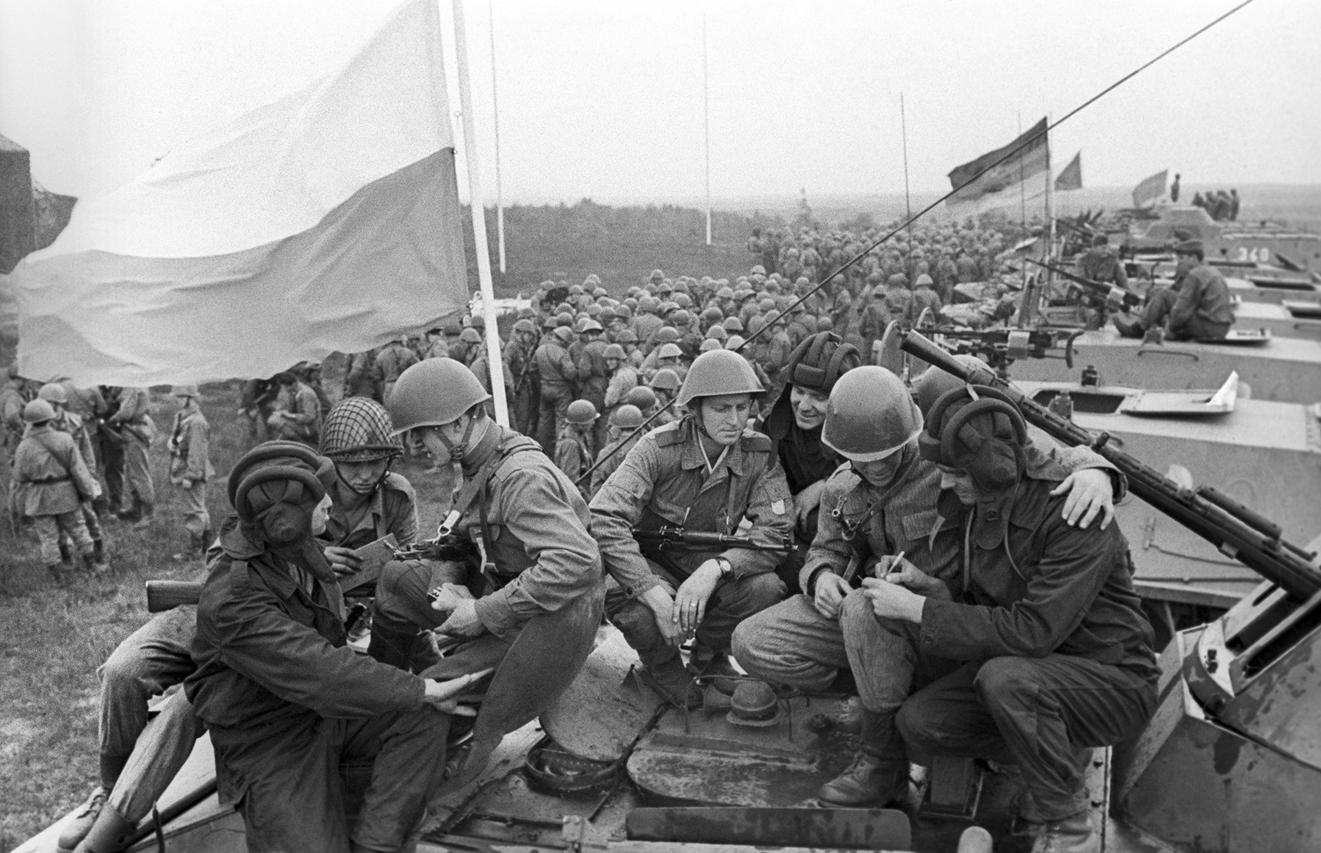 Soldados de los países del Pacto de Varsovia durante las maniobras militares conjuntas, 1969.