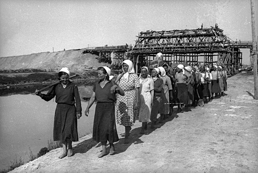Chantier du canal Dniepr-Bug, 1940