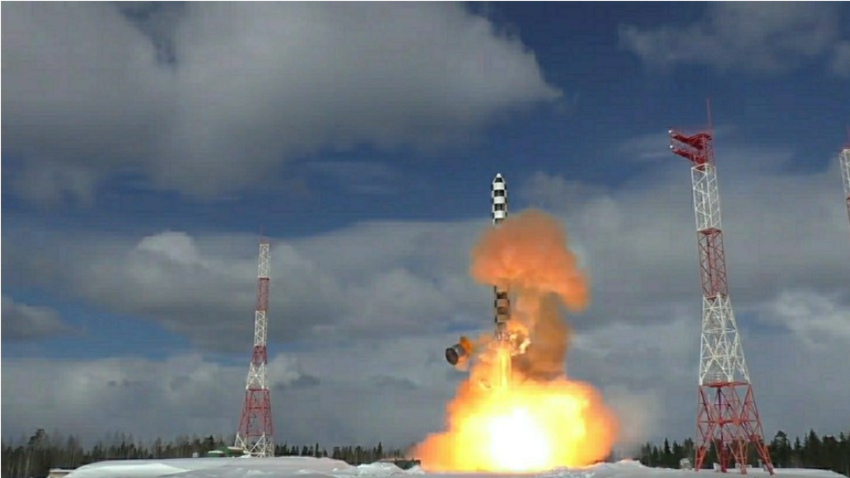 Izstrelitev rakete Sarmat s kozmodroma Pleseck