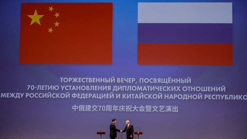 Руският президент Владимир Путин и китайският му колега Си Дзинпин се срещнаха в Москва.
