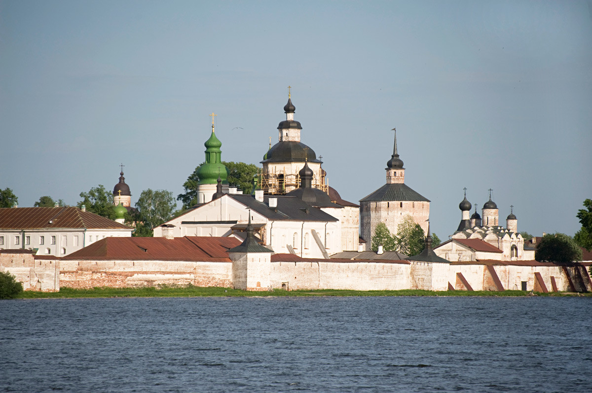 St. Kirill-Belozersky Monastery, southwest view from Siverskoe Lake. Dormition Cathedral at left center with green dome. June 1, 2014.