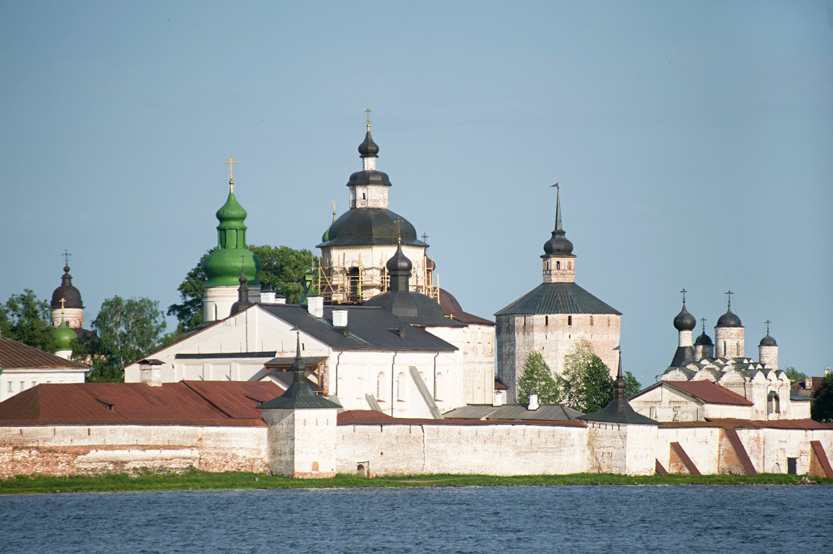 St. Kirill-Belozersky Monastery, southwest view from Siverskoe Lake. Dormition Cathedral at left center with green dome. June 1, 2014.