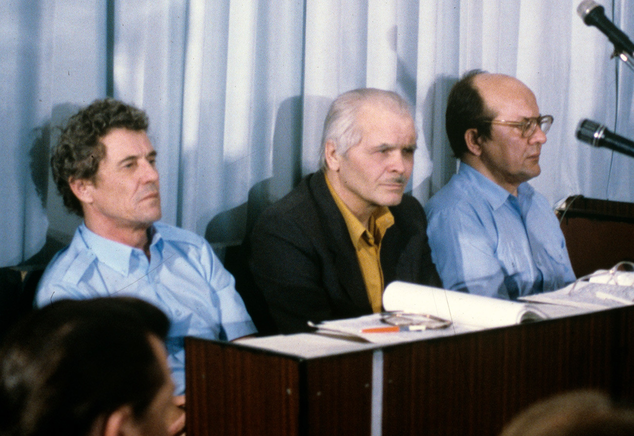 (From the left) The director of the NPP Viktor Brukhanov, Anatoly Dyatlov, and chief engineer Nikolay Fomin facing the court trial. 