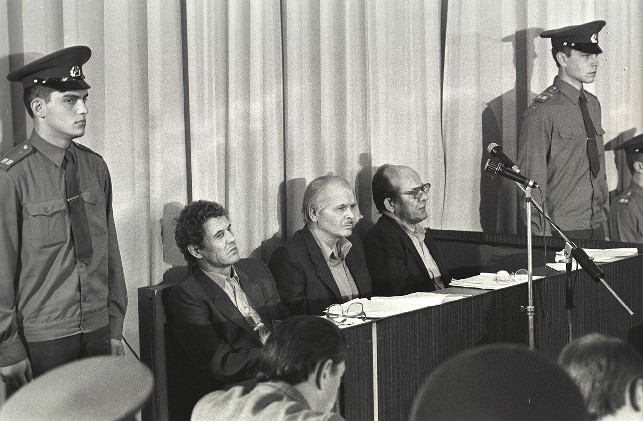 (From the left) The director of the NPP Viktor Brukhanov, Anatoly Dyatlov, and chief engineer Nikolay Fomin facing the court trial. 